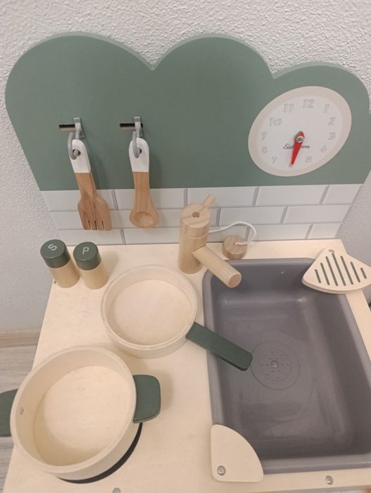 Детска дървена кухня