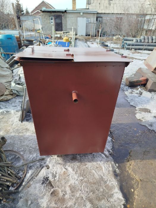 Мусорный контейнер бак