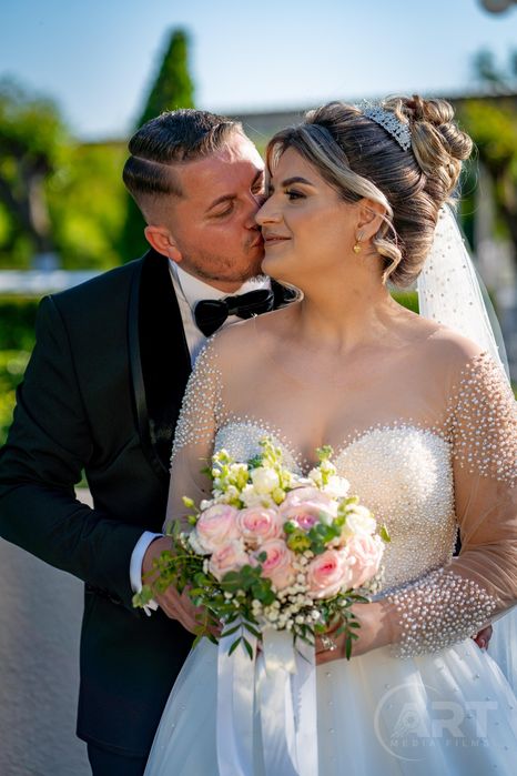 Vând rochie mireasă cu perle