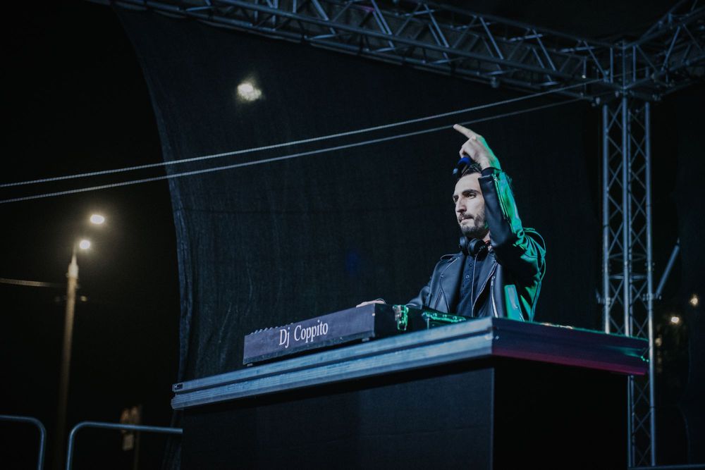 DJ pentru Nunți, Botezuri și Evenimente Private | Sunet & Lumini