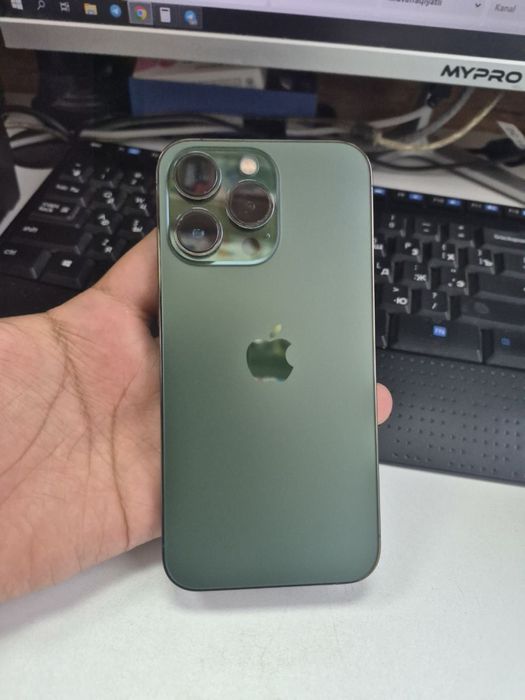 Iphone 13 pro green