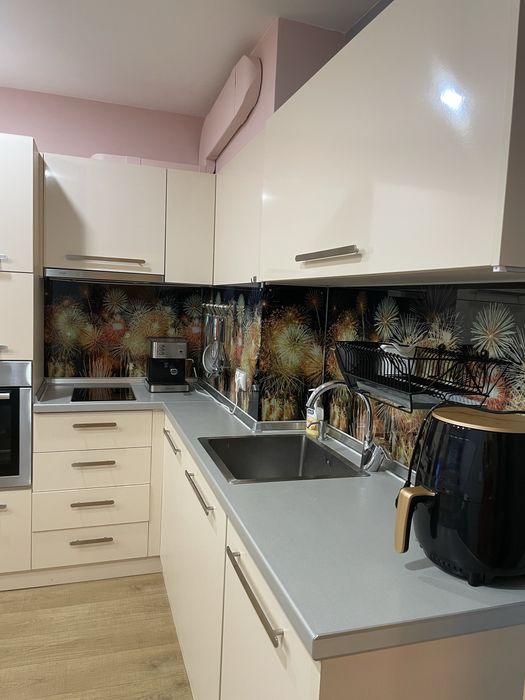 Продава се Тристаен апартамент в Бургас, Център - 72 кв.м за 2917 €/кв.м - Снимка #1