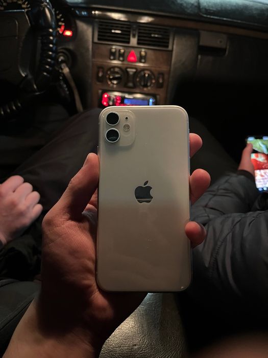 Продам iPhone 11 128GB