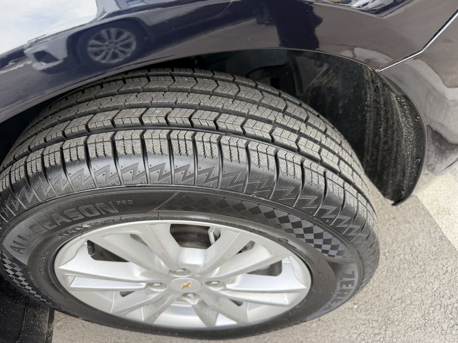 Sotiladi naxtga yoki bank orqali