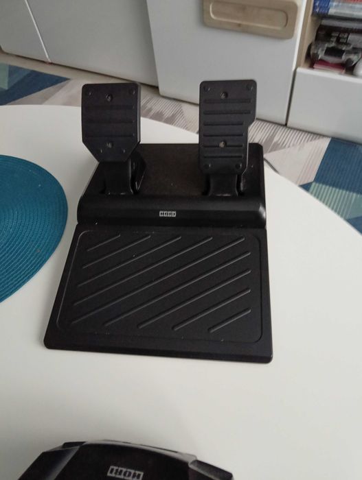 Волан и педали play station 4