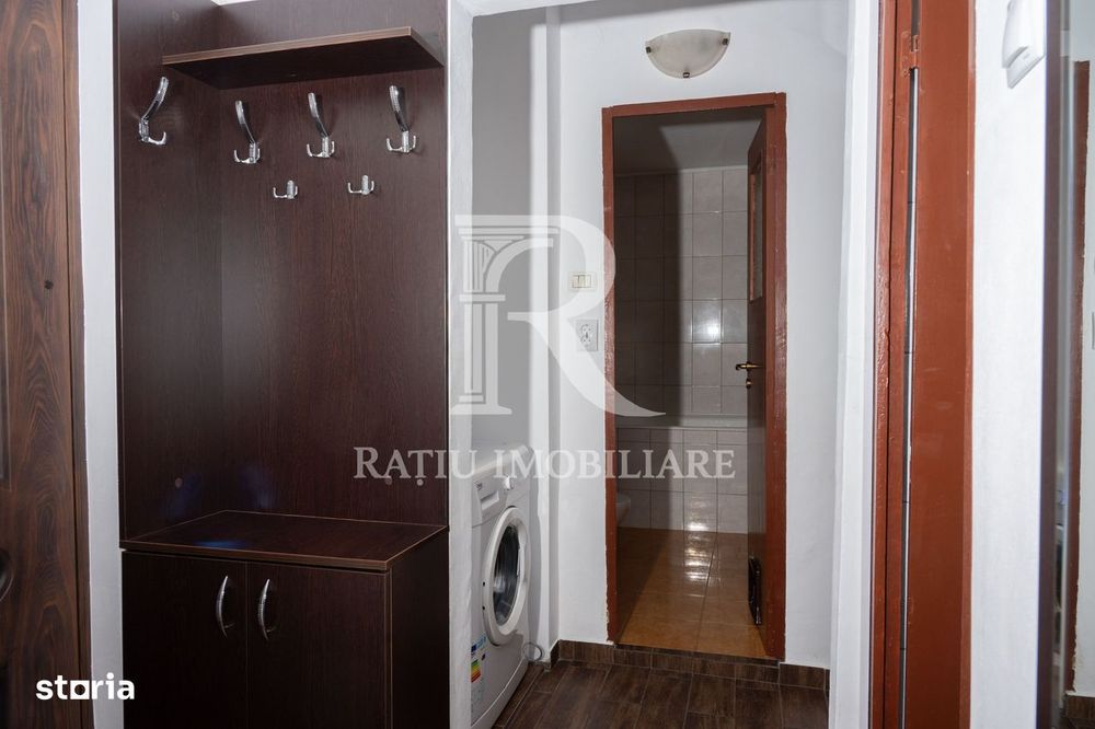 Apartament cu 3 camere | 2 băi | 2 balcoane | Strada Carpați | Oradea