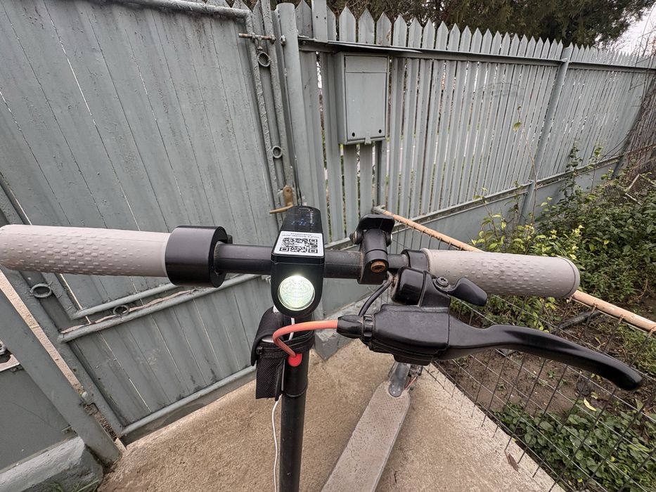 Vand trotineta electrica urgt,trotineta vine la pachet cu laptop asus!