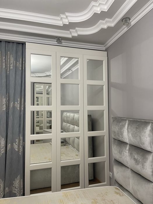 Шкафы зеркальные