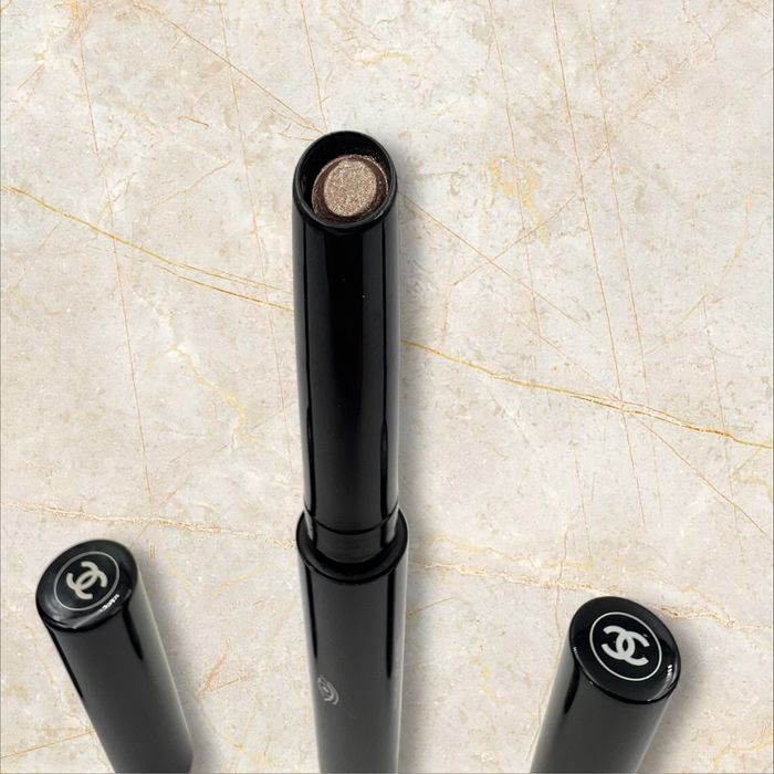 Chanel Stylo Ombre Et Contour