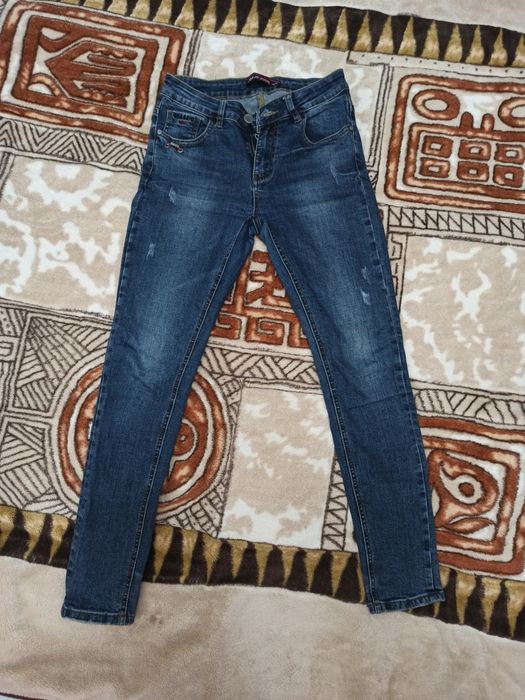 Джинсы в идеальном состоянии