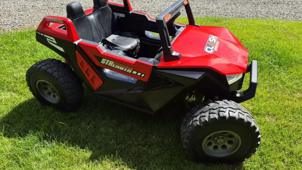Mașinuța electrică pentru copii Buggy Clash 4x4