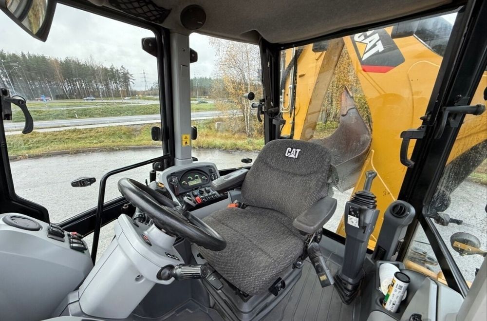 Vand/inchiriez buldoexcavator Caterpillar 444F2 2019 4600ore