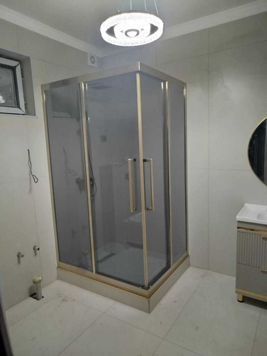 Душевые кабины и перегородки продам