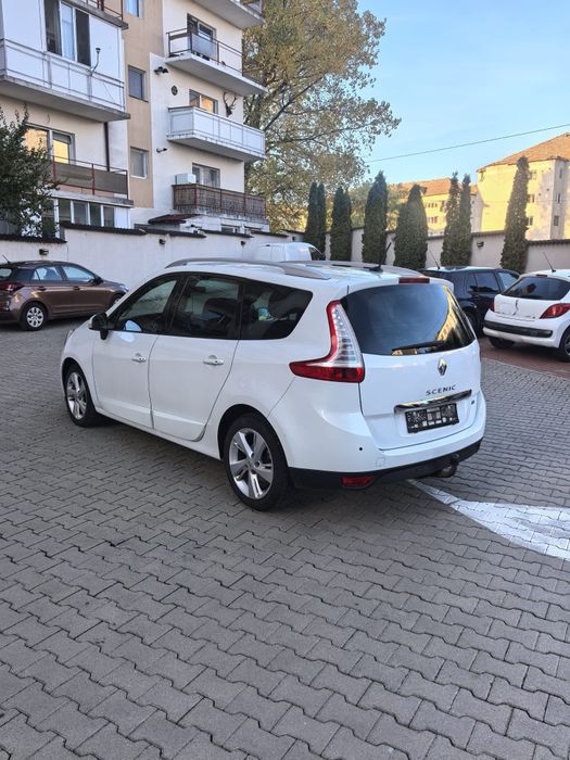 Vând Renault Grand Scenic