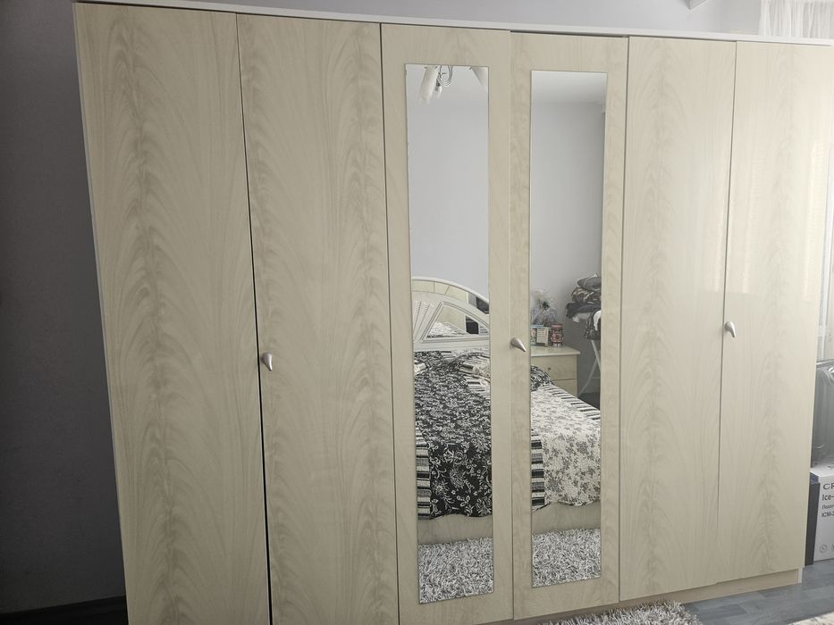 Продавам обзавеждане за спалня