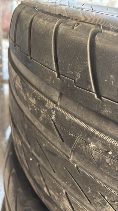 Покрышка 295/35R21