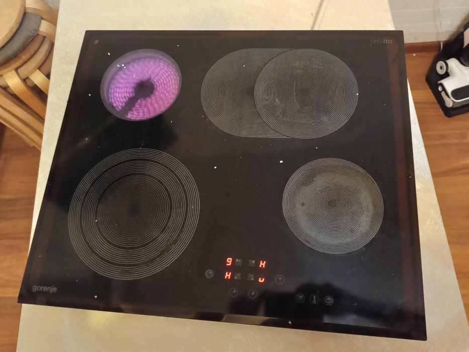 Продам электроплиту ,Варочная поверхность