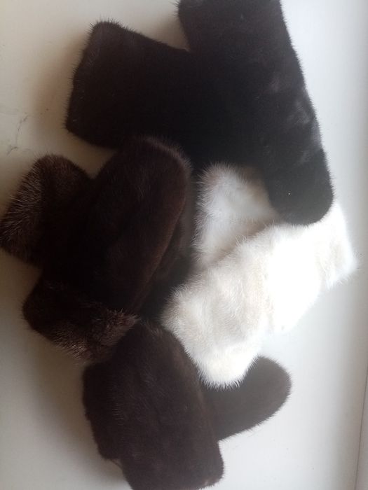 Продам варежки норковые