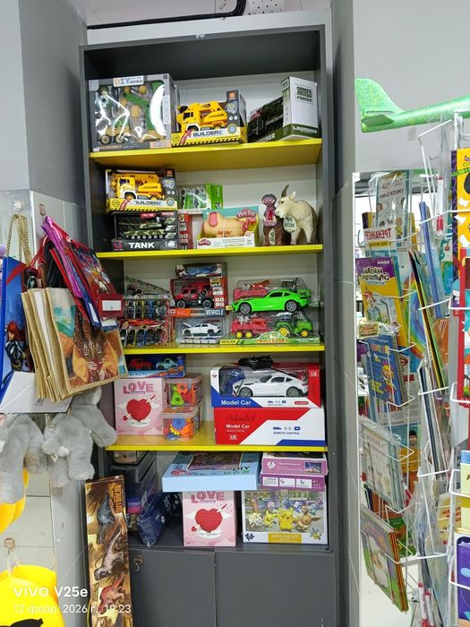 Продам игрушки и концелярию