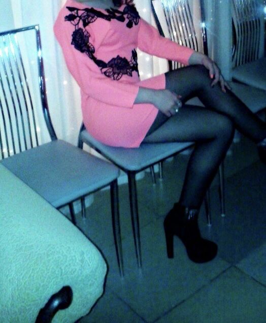 Продам короткое яркое платье