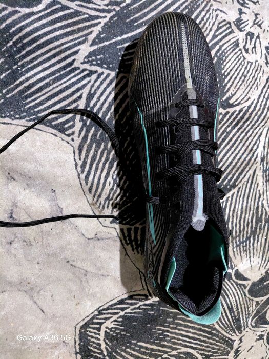 Продавам бутонки 42 номер