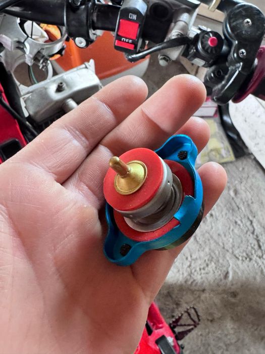 Bușon radiator Ktm yamaha husaberg gas gas