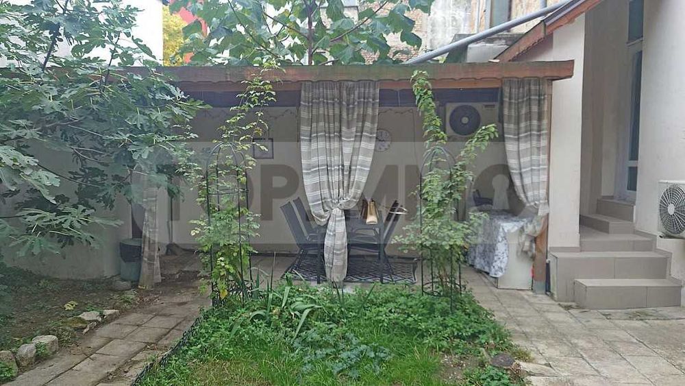 Дава се под наем Четиристаен апартамент в Варна, Център - 140 кв.м за 800 € - Снимка #15