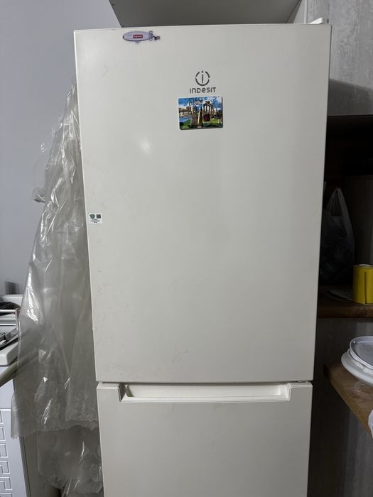 Продам холодильник