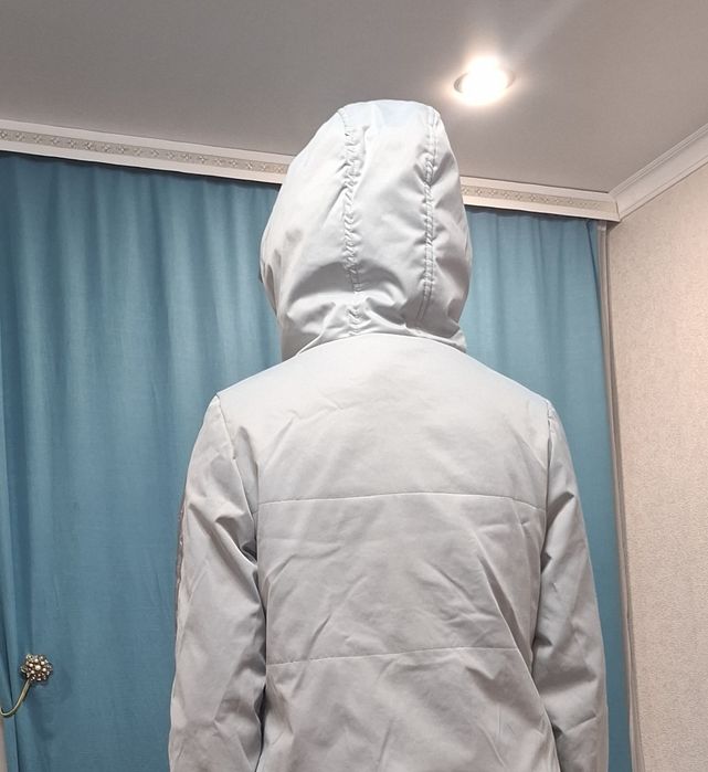 Продам куртка для девочке.