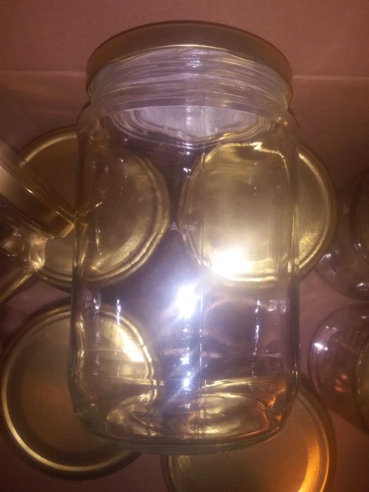 Буркани, 720 мл., без етикети, с капачки на винт, 95 бр.