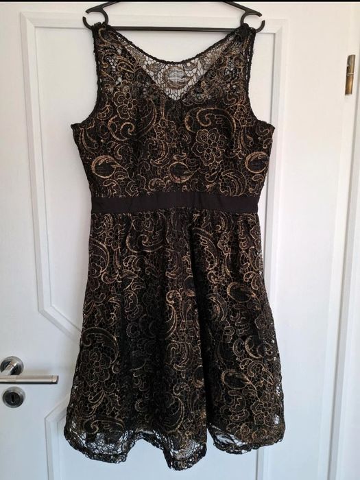 Официални рокли на Zara,Jake's, H&M, Religion размер М