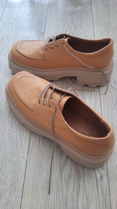 Продаю обувь женс