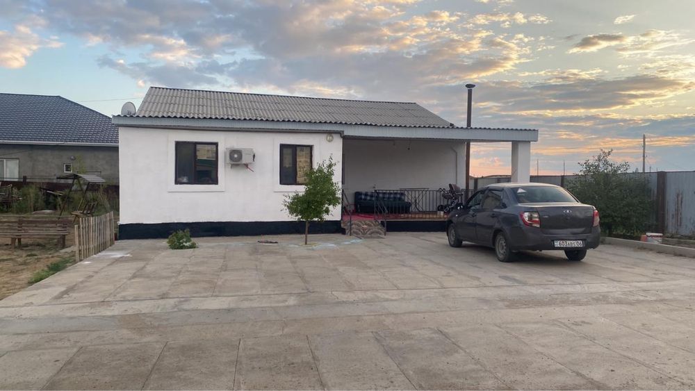 Продается дом сарай и гараж.