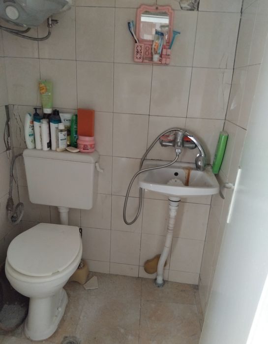 Продава етаж от къща в с.Дяково