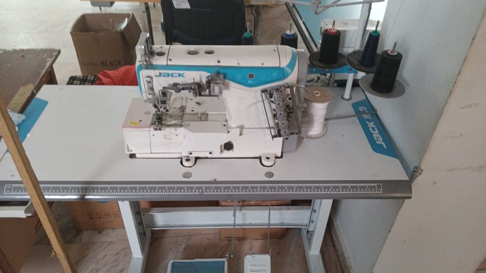 Vând mașini de cusut industriale 1200 RON