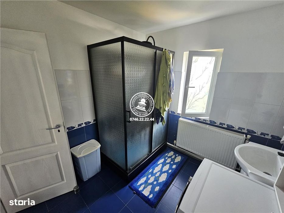 Vila 5 camere , 1196 mp teren - Dorobant , Aroneanu