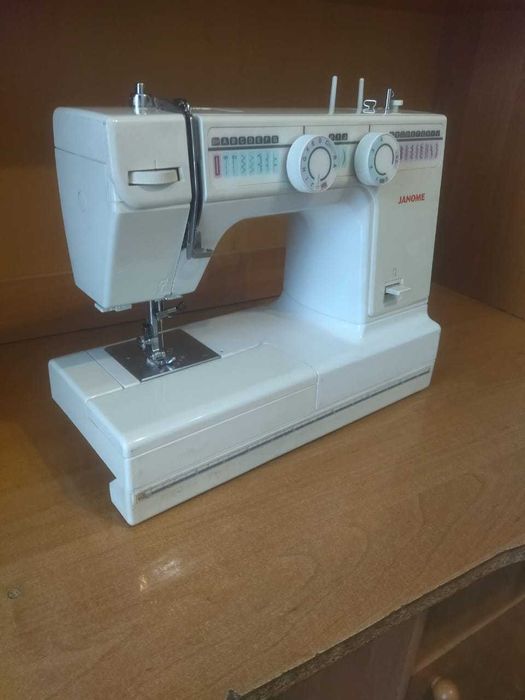 Швейная машинка Janome rx18s