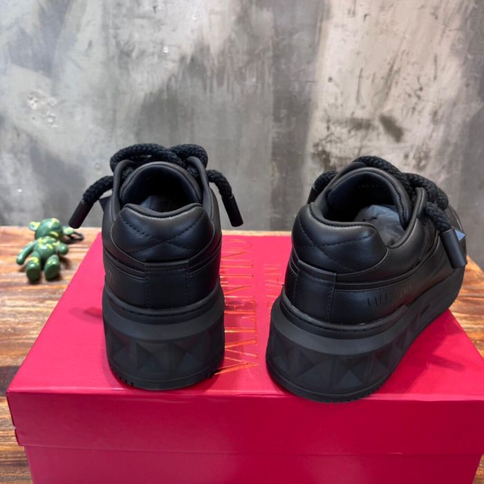 Valenti*no sneakers