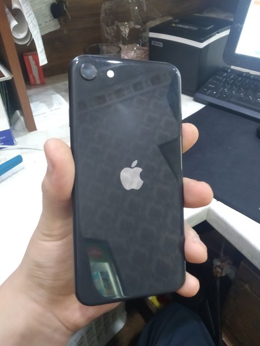 Iphene se 2 81 yomkst