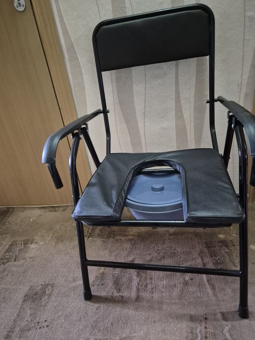 Кресло- туалет для малоподвижных .