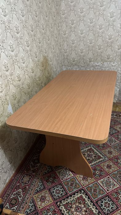 стол хороший большой