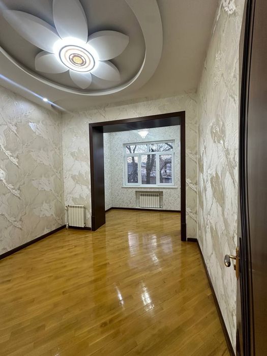 Продается спец.план 3/2/4 Яккасарайский рн 90м2