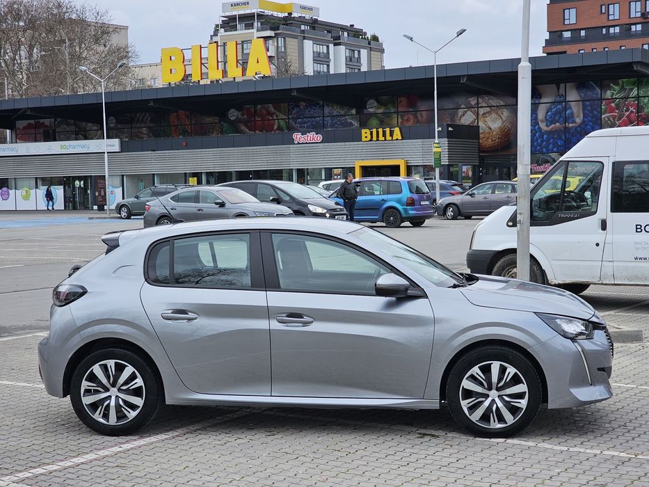 Peugeot 208 2020 година