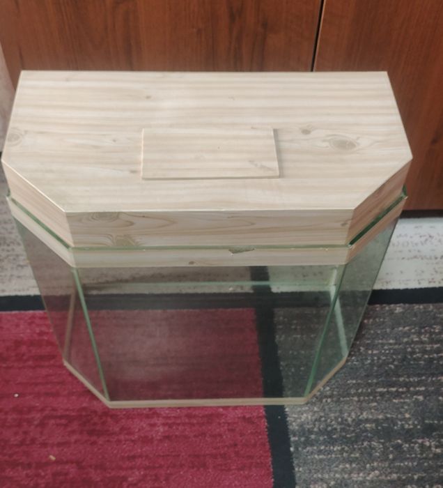 Продам аквариум в отличном состоянии.