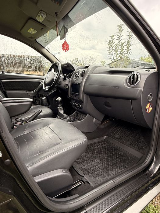 Se vinde Dacia Duster facelift Prestige 2014  1.5 dci