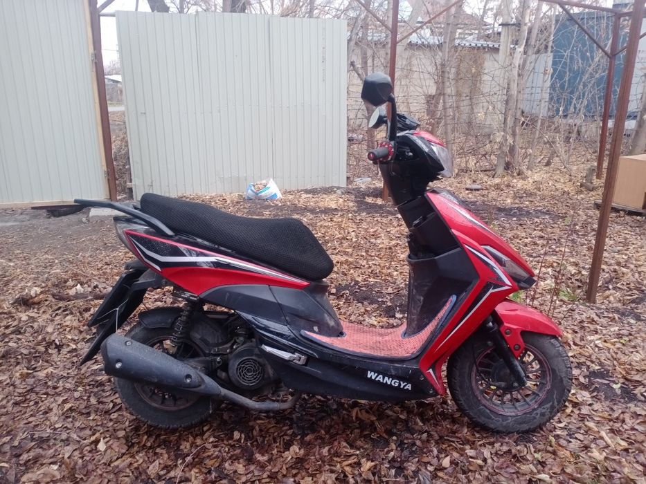 Скутер 80 кубовв