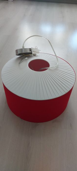 Продам новую навесную лампу