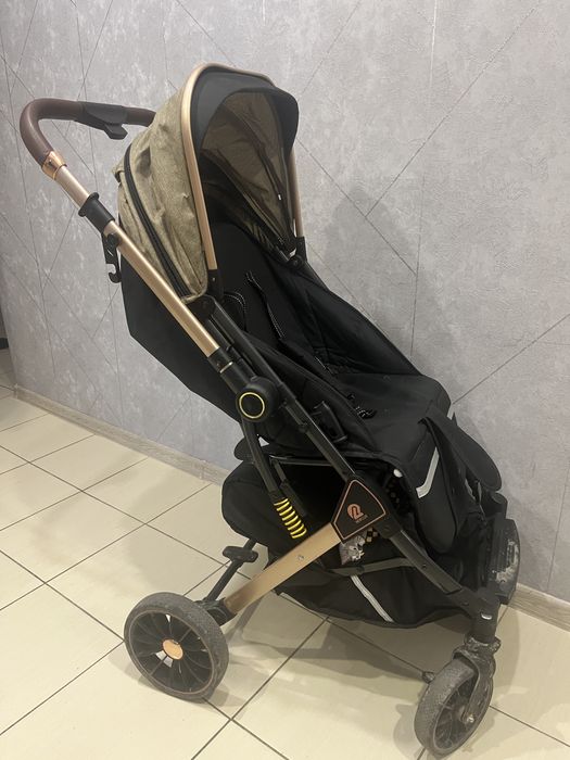 Продам универсальную коляску