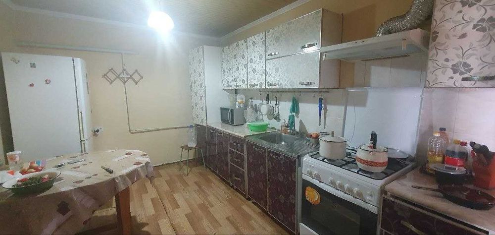 Продаётся дом с участком 10 соток