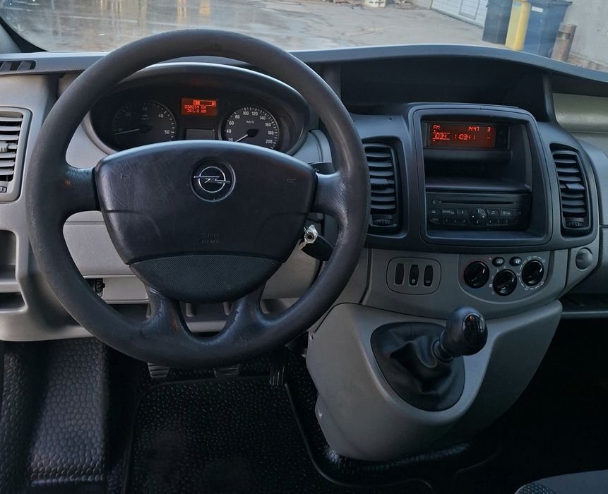 Opel Vivaro // Renault Trafic L2H1 2.0 diesel 2012